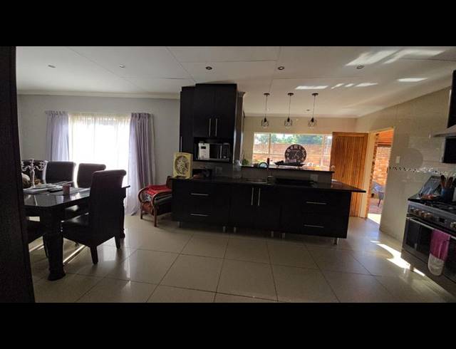4 BEDROOM HOUSE FOR SALE IN DORANDIA